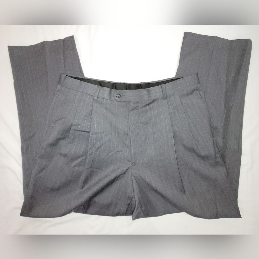 Jos. A. Bank Size 43 Regular / 37 Waist Gray Men's 2 Piece Suit Jacket & Pants - Picture 5 of 7